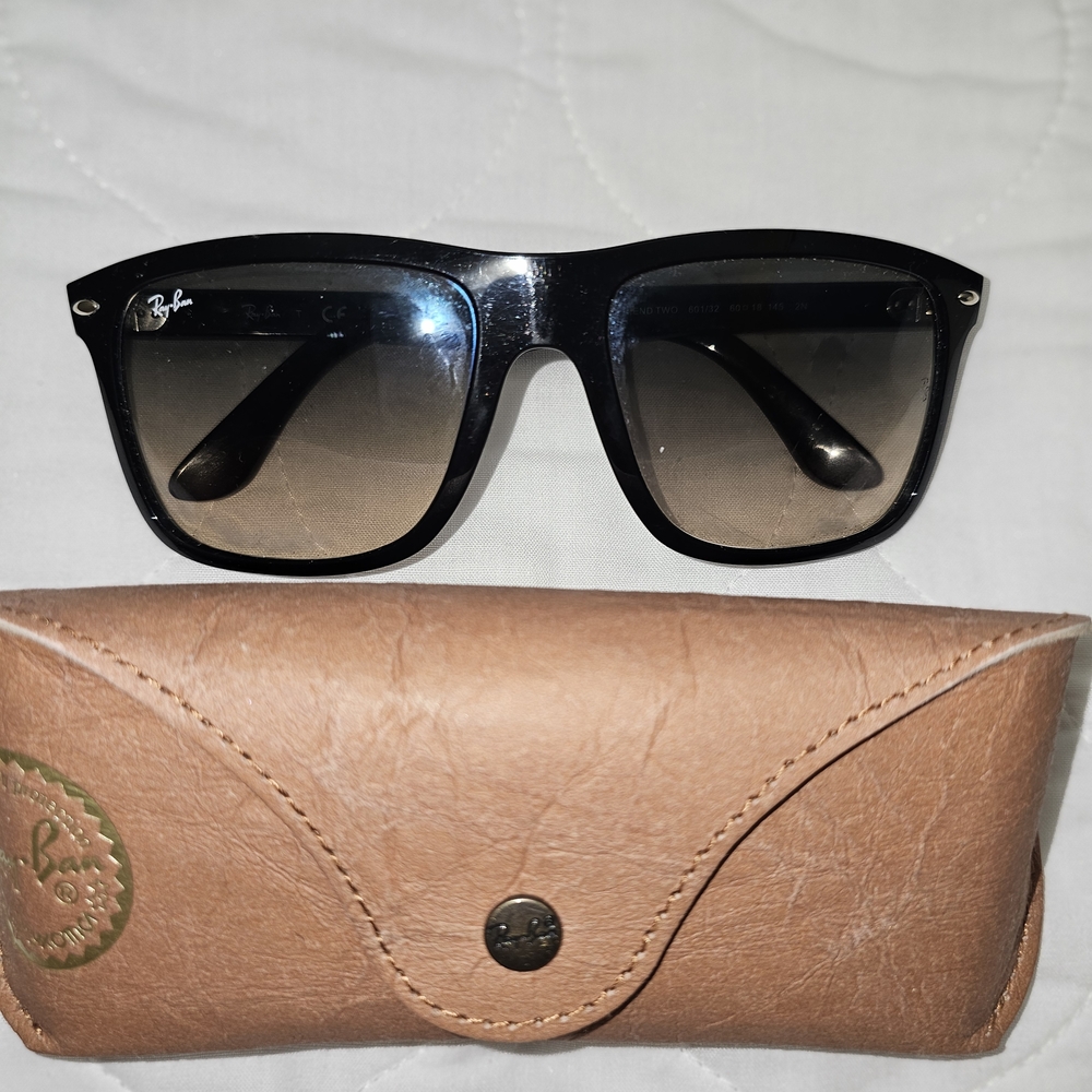 Ray-Ban Black Sunglasses with Case